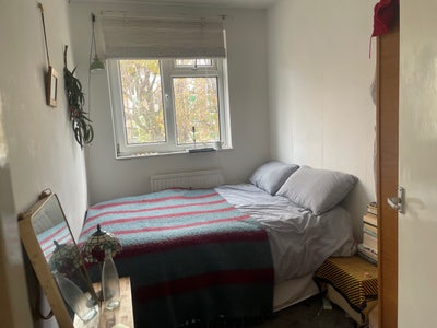Room in Bethnal Green ~ 700/month Main Photo