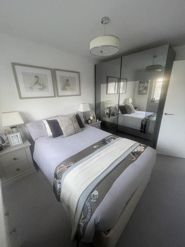 Double bedroom with private bathroom i Main Photo