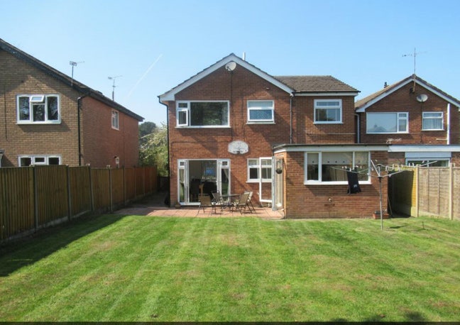 Double Room in Heswall  Main Photo