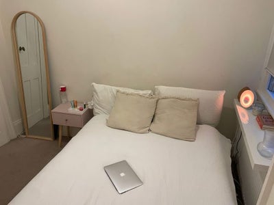 Cosy double in a beautiful ground floor flat 💕 Main Photo