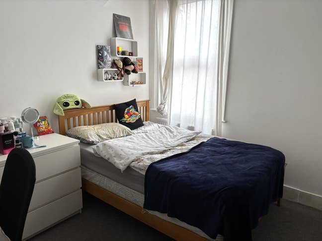 Nice Room Available in Childs Hill Main Photo