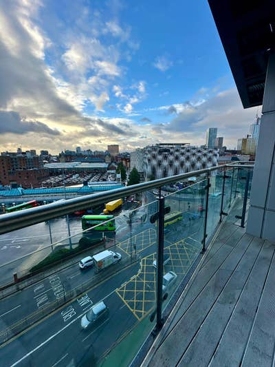  2 Bedroom Apartment in Prime Leeds City Centre Main Photo