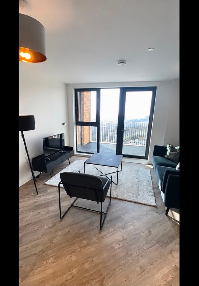 1 Bed Flat - Park Royal - &pound;2.1K - Bills Included Main Photo
