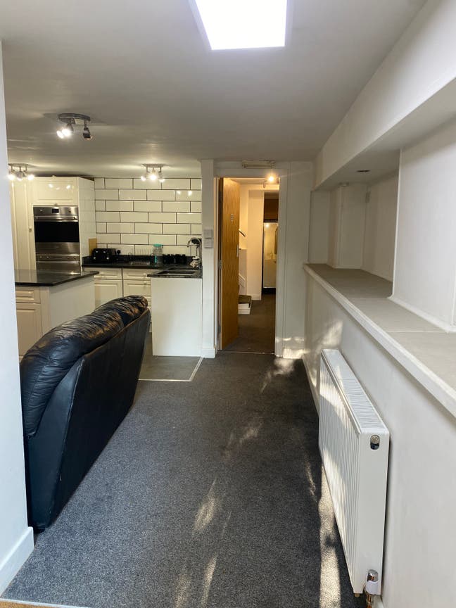 Large Basement Room / Studio Flat with Kitchen  Main Photo