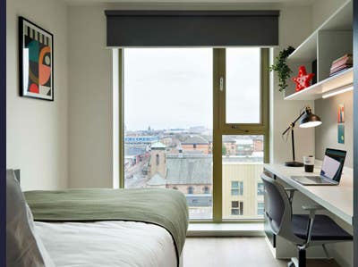 Bronze Ensuite Room for Students Main Photo