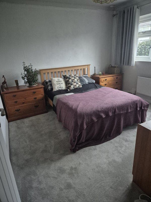 Spacious Double Room in Quiet Seafront Flat Main Photo