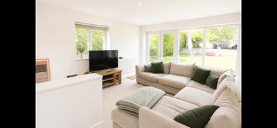 Stunning Double Room with Amazing  View for Female Main Photo