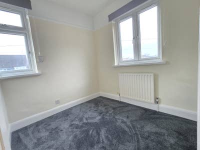 Newly refurbished room near Heathrow Main Photo