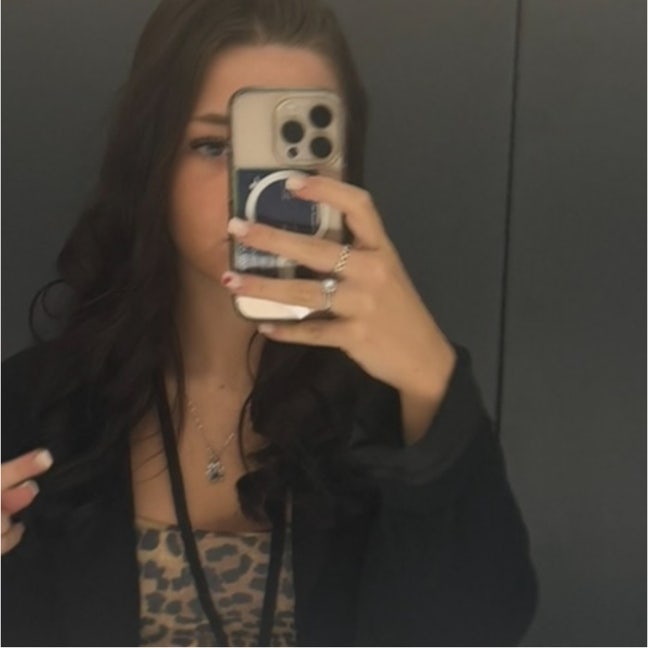 Professional Female seeks a double room Main Photo