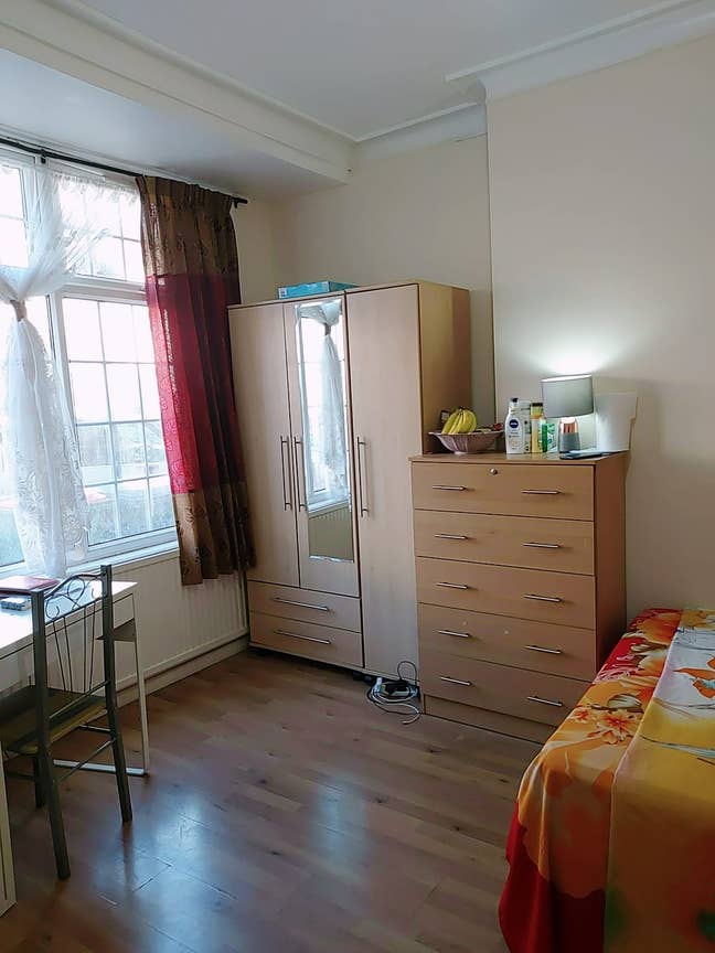 King size room rent East ham  Main Photo