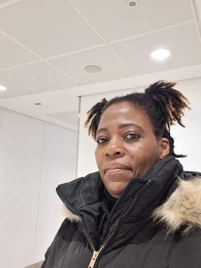 52 year old Female seeks a double room Main Photo