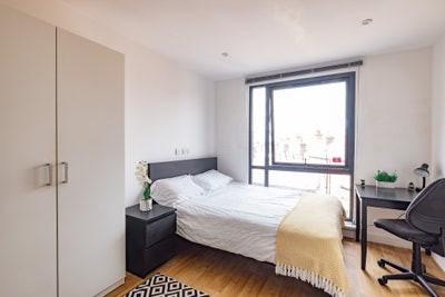 Modern Spacious Studios Main Photo