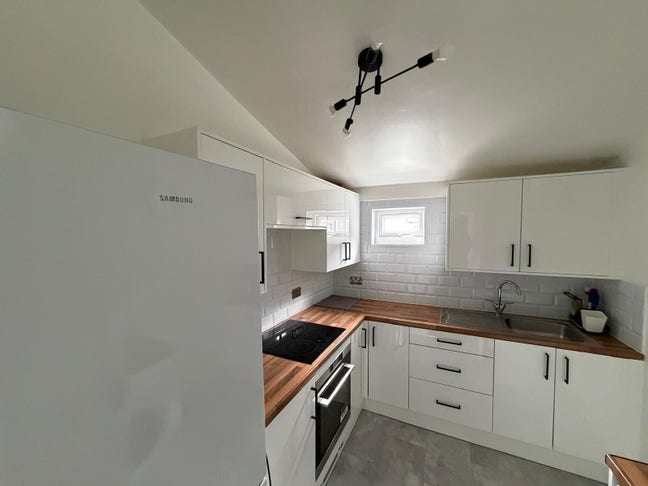 Newly Reburbished studio in Dalston/Bills inc. Main Photo