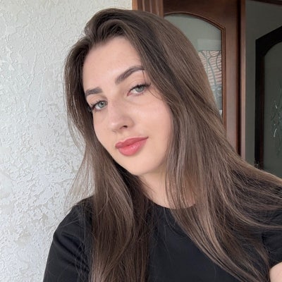 Female seeks a single or double room Main Photo
