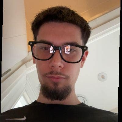 18 y/o Male looking for flat or flatmate Main Photo