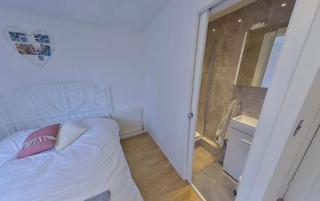 Garden House 5 mins walk to Clapham North Main Photo
