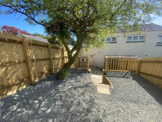 Large rooms available in Penryn Main Photo