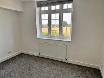 Stunning Double Room with Amazing  View for Female Main Photo