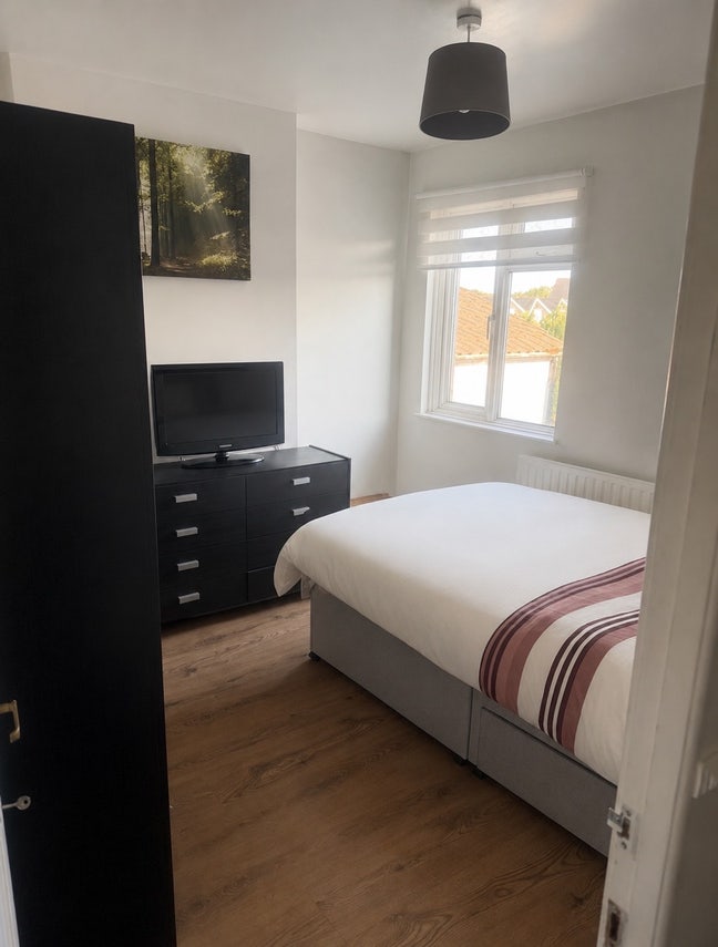2/3 Bed house - Nice area and friendly Landlord  Main Photo