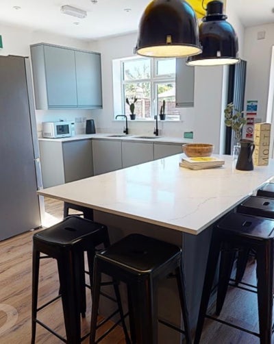 Lovely 10 bed house located in Filton  Main Photo
