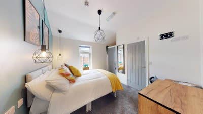 Double En-Suite Room in Six Bed House Share Main Photo