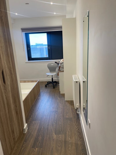 Beautiful Uni room Main Photo