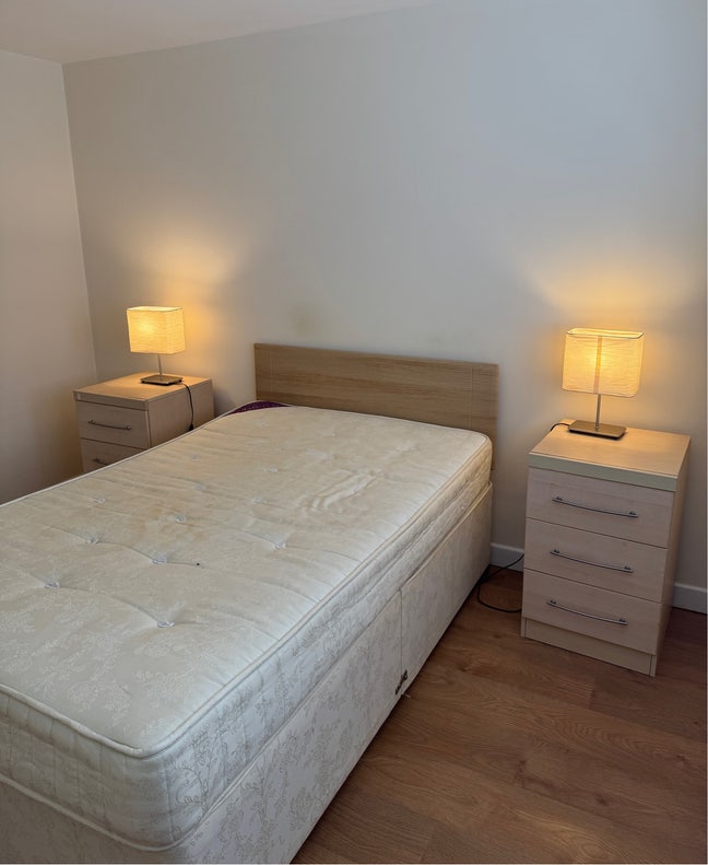 Immediately Available!Spacious&Modern Double Room  Main Photo