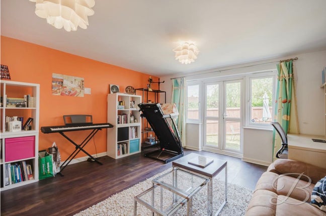 2-Persons Professional House Share | Bills Inc Main Photo
