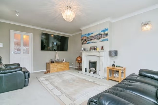 Double Room, Full Furnished for rent in Rhos on Se Main Photo