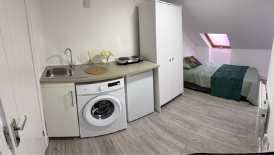 Studio available in Leyton  (for one person) Main Photo