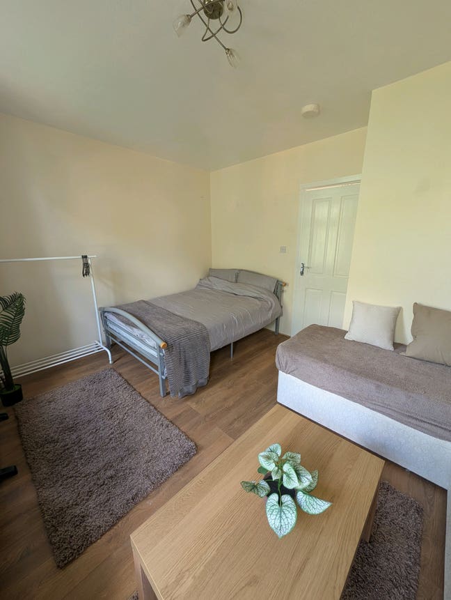 Furnished master room for rent Main Photo