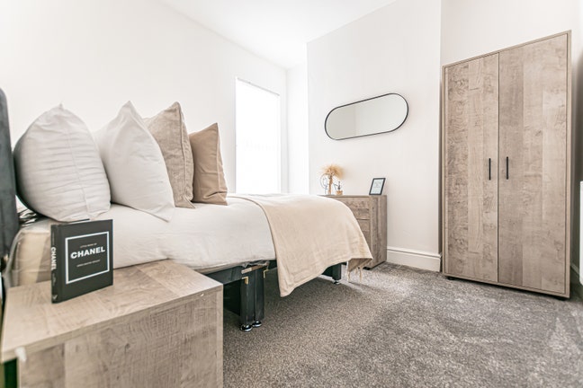Spacious Room In Cosi Home! Main Photo