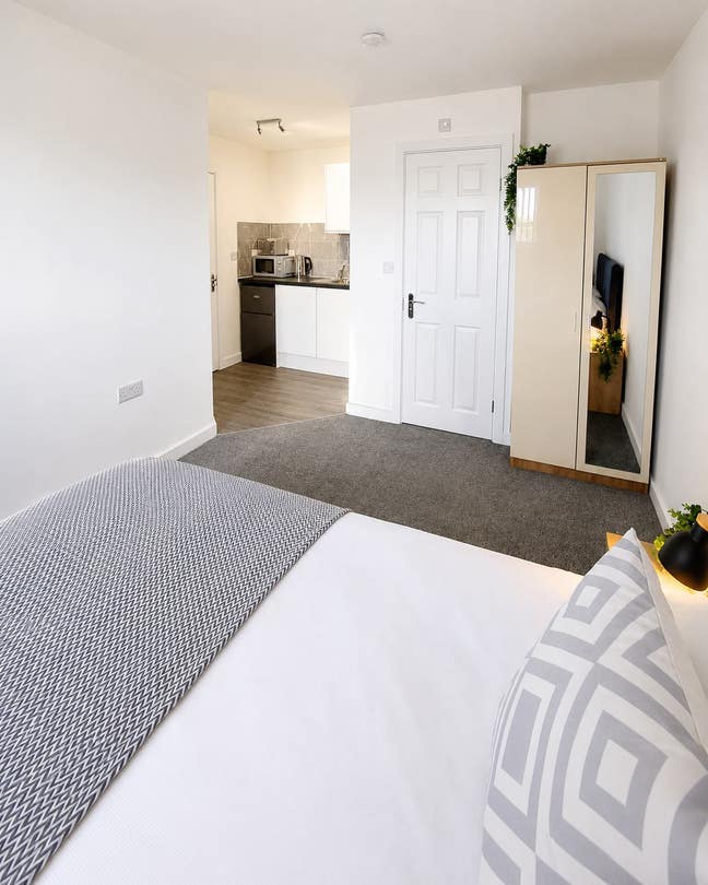 Spacious En-Suite Studio Room in Orton Malborne Main Photo
