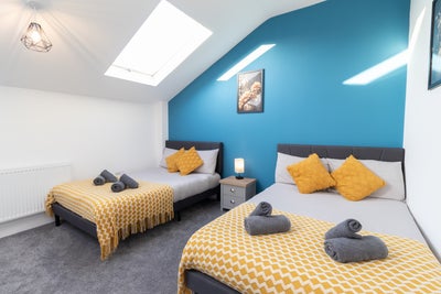 1 Bed Semi-Detached House, Whitworth Close, PO12 Main Photo