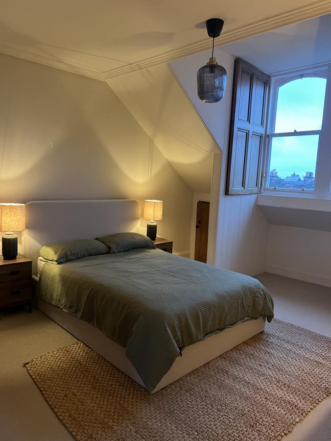 Bright double room in stunning period flat, EH4 Main Photo