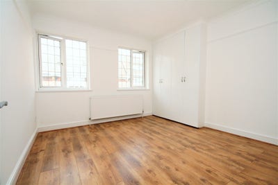 Beautiful 4 bedroom in Palmers Green Main Photo