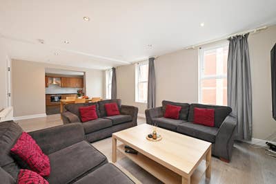 Rooms to let in 6 bed city centre apartment from S Main Photo