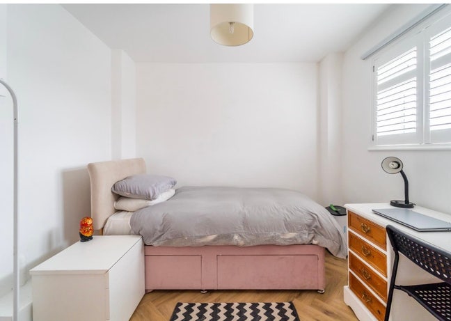 Super Sunny Room- Short Let  Main Photo