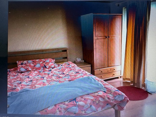 Double bedroom in a detached house Main Photo