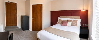 BRAND NEW studio/en-suite rooms Main Photo