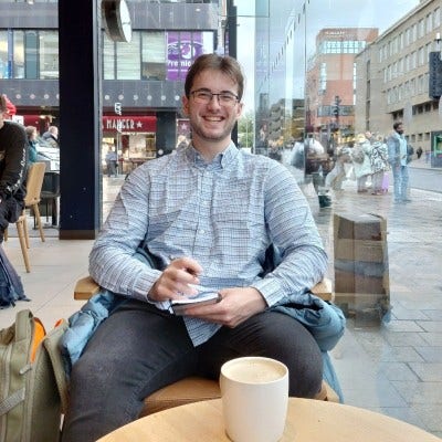 Professional Male seeks a single or double room Main Photo