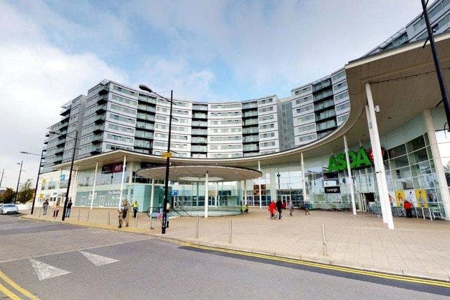 2 Bedroom Flat to rent in Hounslow Town Centre  Main Photo