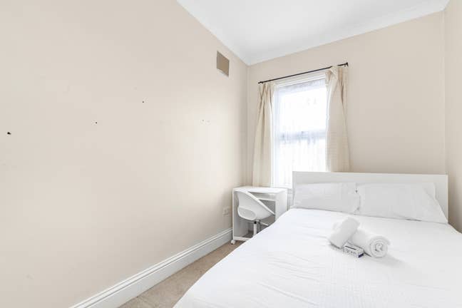 ✨ Fully Furnished Double Room – Bills Included Main Photo