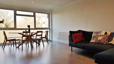 Beautiful 2 Bed Flat, Bickley Court, Stanmore, HA7 Main Photo