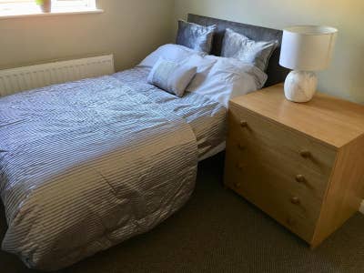 Professional House Share- All bills Inc! Main Photo