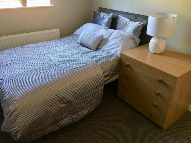 Professional House Share- All bills Inc! Main Photo
