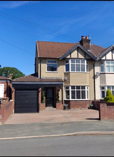 Spacious Double in Stylish Semi Detatched house   Main Photo