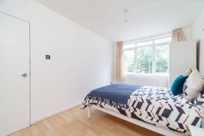 5 Brand New Rooms in Roehampton House! Main Photo