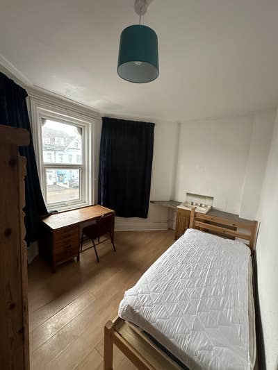 Large Double room with ensuite Main Photo