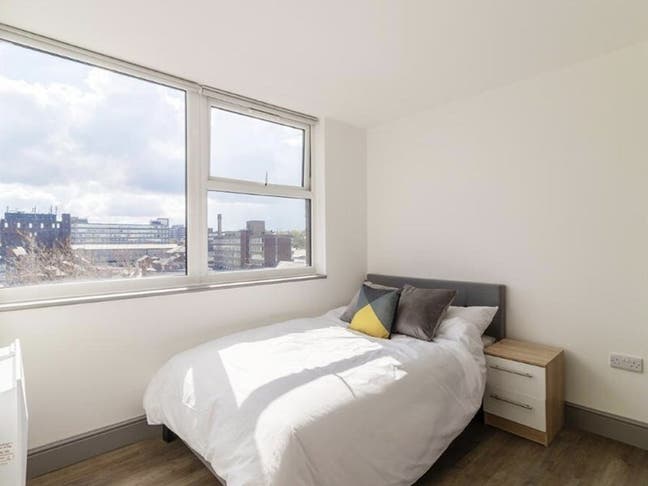 *Central Flatshare by Derby Station Main Photo
